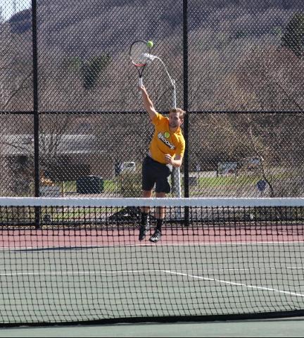 Men's Tennis Improve To 5-1 With Home Win
