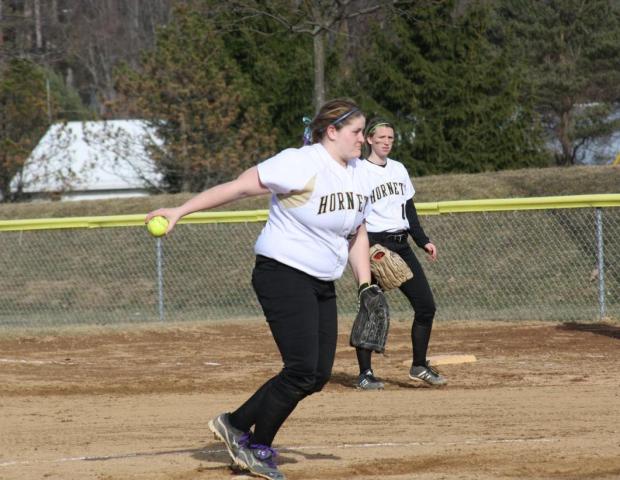 Softball Rebounds From Losses With A Sweep