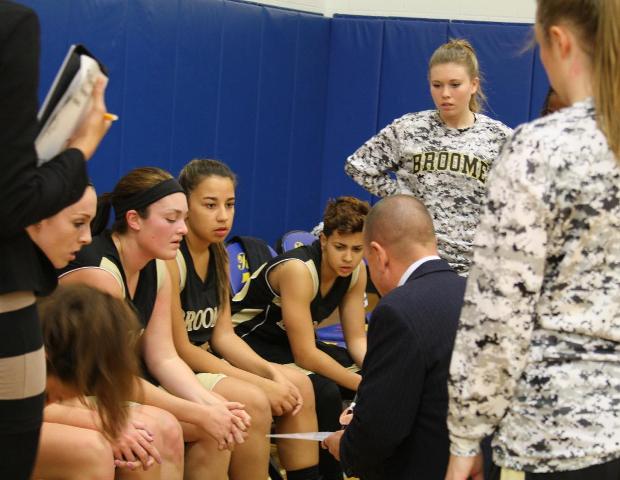 Women's Basketball Team Wins On The Road