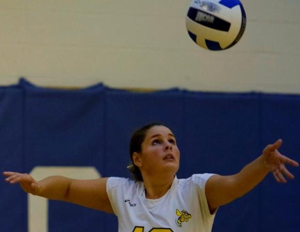 Women's Volleyball Improves to 2-0
