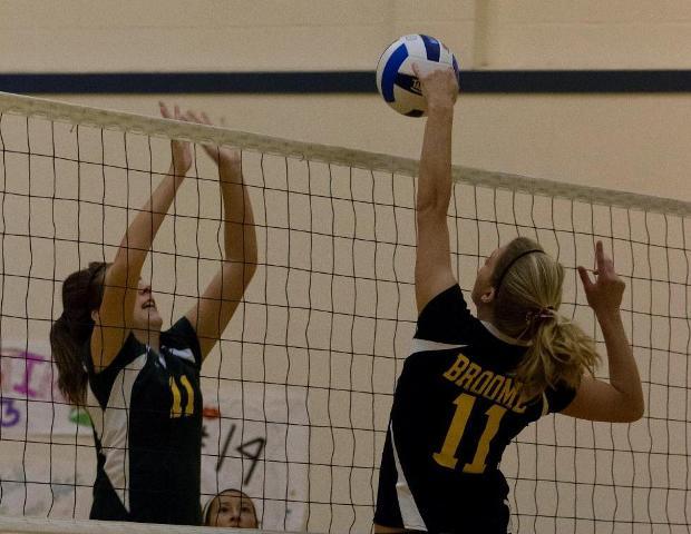 Volleyball Sweeps Davis College