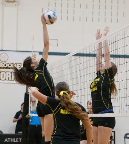 Volleyball Picks Up Win On The Road