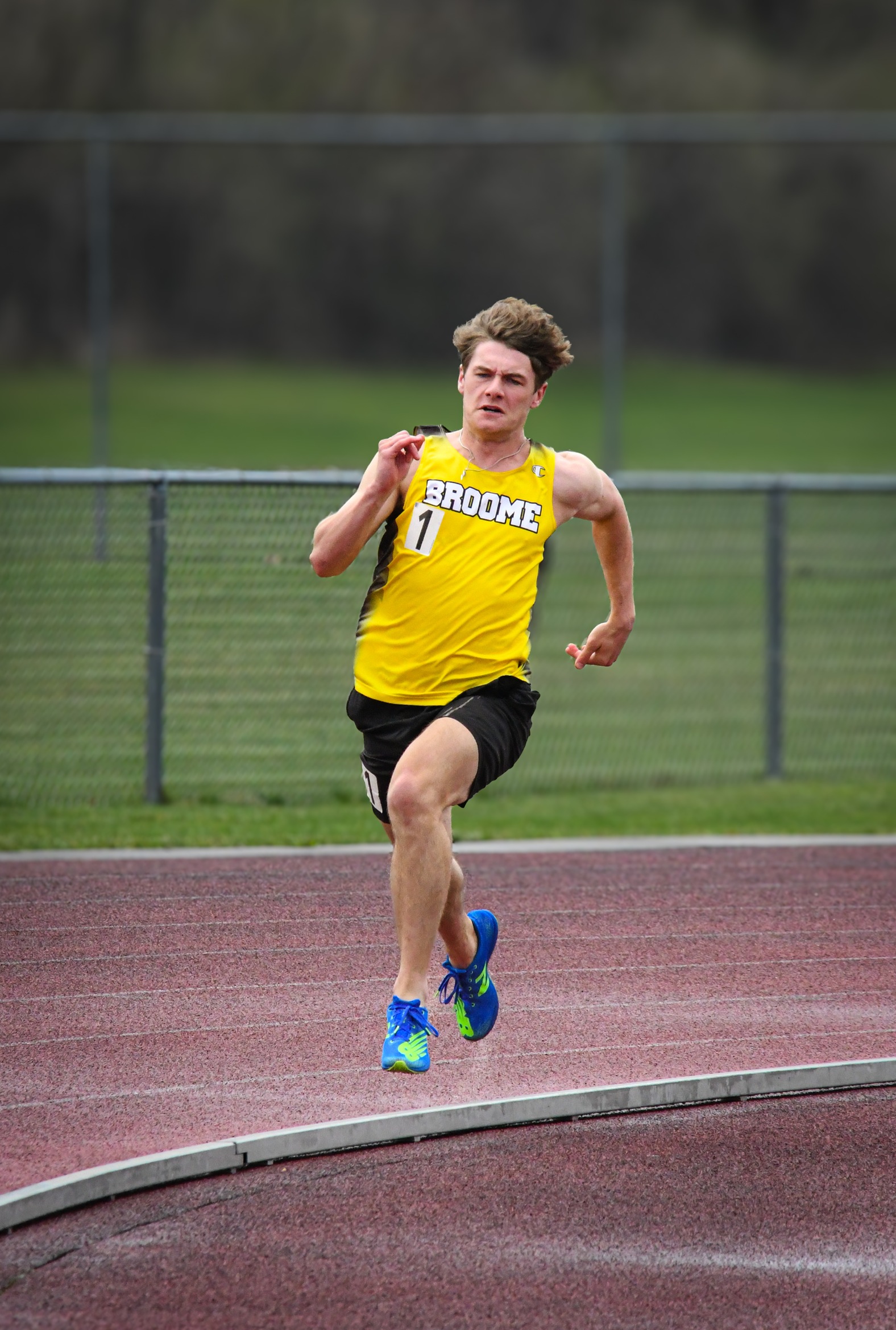 Track & field runner on the track